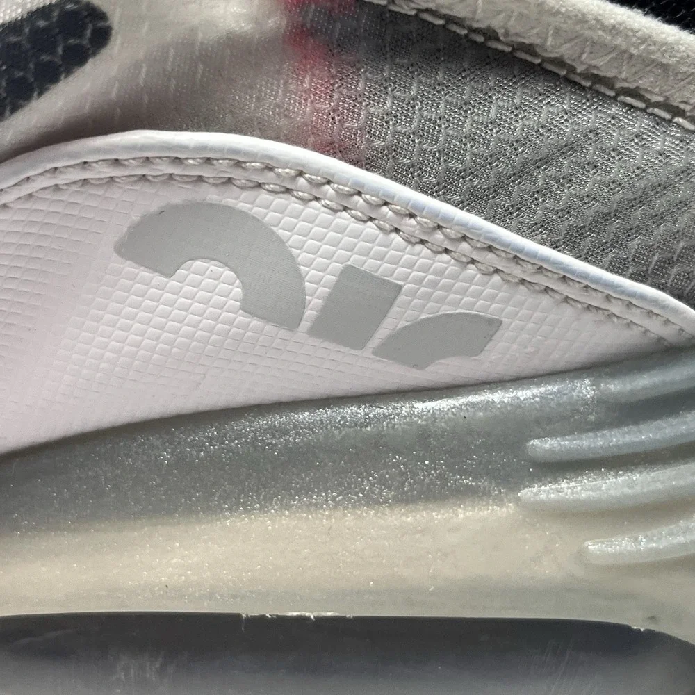 Nike Air Max 2090 Pure Platinum CT7695-100 Men's Size 11 EUC